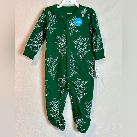 Carter’s green sleeper pajama with Christmas trees - Picture 4 of 4